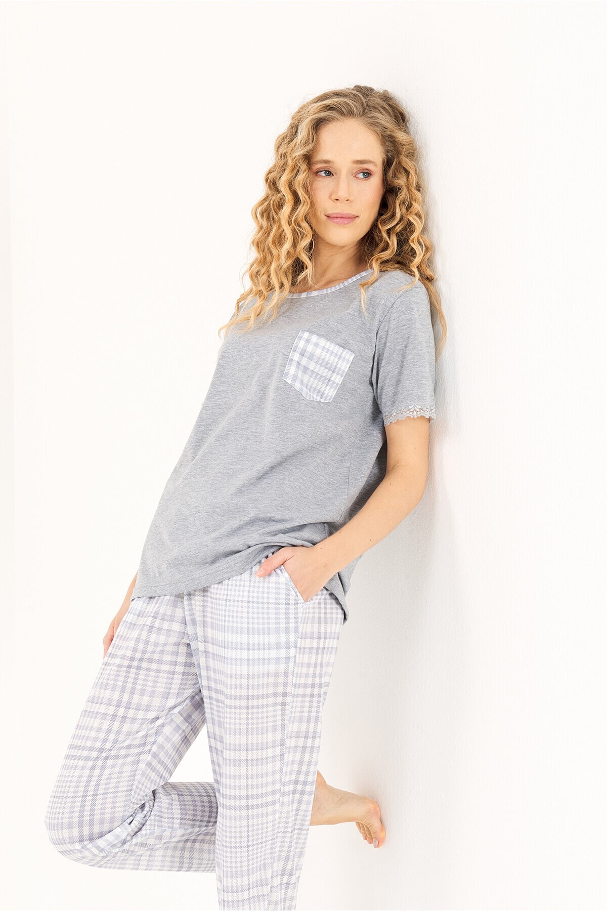 Yeni İnci - ÇİZGİLİ VİSKON 2'Lİ KADIN PİJAMA TAKIMI (1)