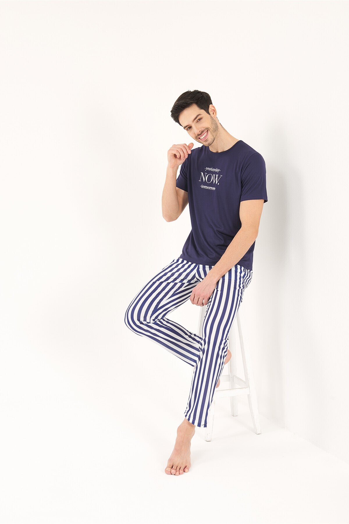 Yeni İnci - ÇİZGİLİ VİSKON LACİVERT ERKEK PİJAMA TAKIMI