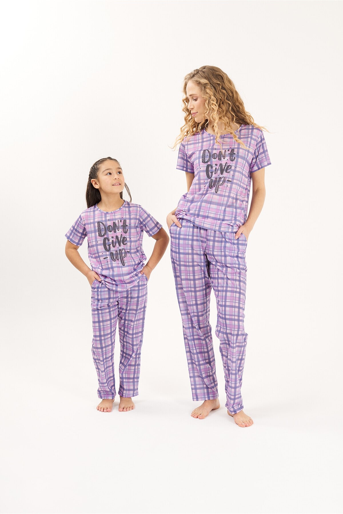 Yeni İnci - YUVARLAK YAKA ÇİZGİLİ PAMUK KADIN 2'Lİ PİJAMA TAKIMI